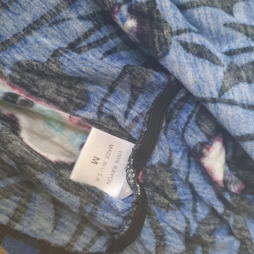 Floral top - Picture 5 of 5
